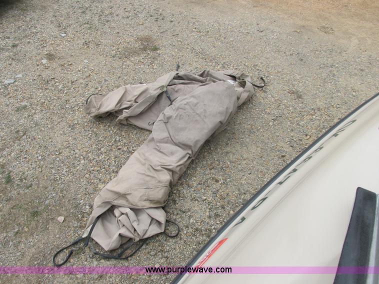 image for item J2362 1998 Crownline 202BR boat