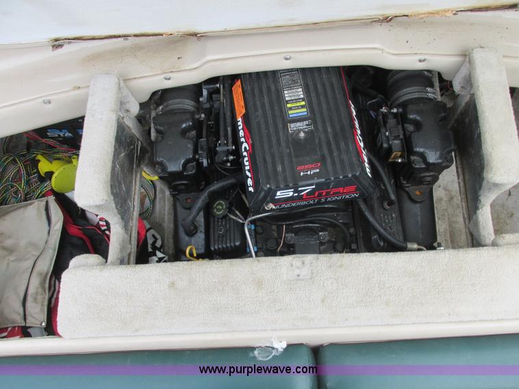 image for item J2362 1998 Crownline 202BR boat