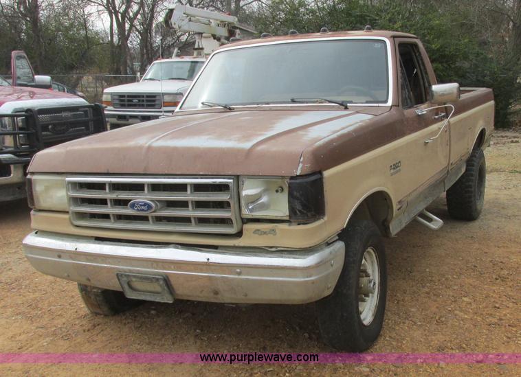 image for item J2364 1987 Ford F250 pickup truck