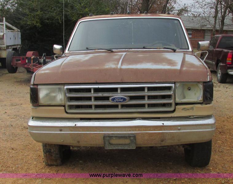 image for item J2364 1987 Ford F250 pickup truck