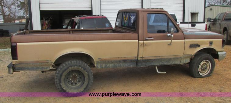 image for item J2364 1987 Ford F250 pickup truck