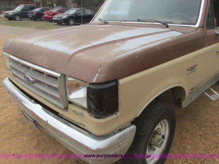 image for item J2364 1987 Ford F250 pickup truck