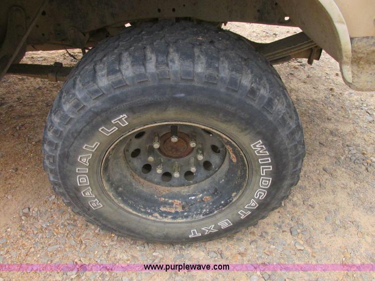 image for item J2364 1987 Ford F250 pickup truck