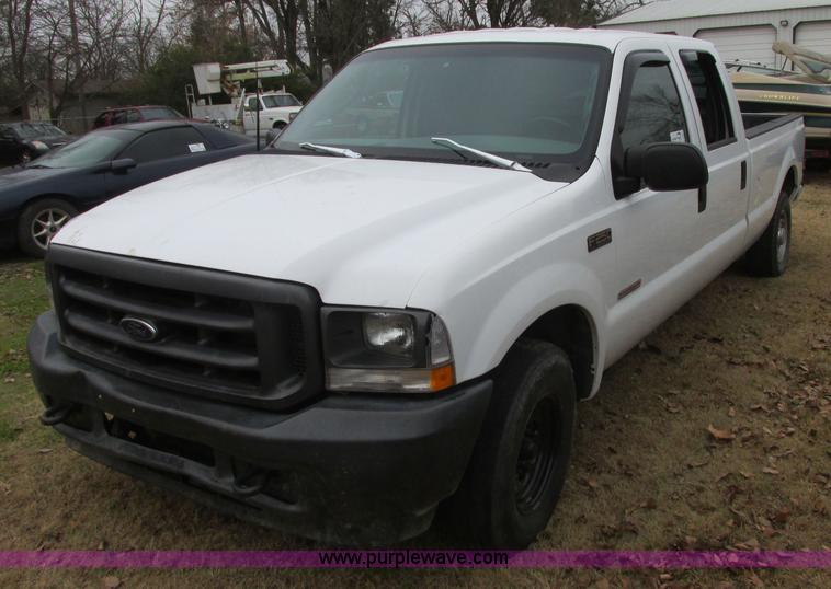 image for item J2365 2004 Ford F250 Super Duty Crew Cab pickup truck