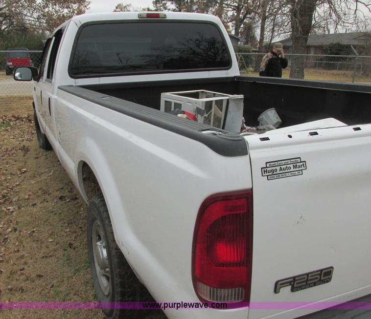image for item J2365 2004 Ford F250 Super Duty Crew Cab pickup truck