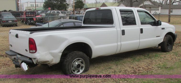 image for item J2365 2004 Ford F250 Super Duty Crew Cab pickup truck