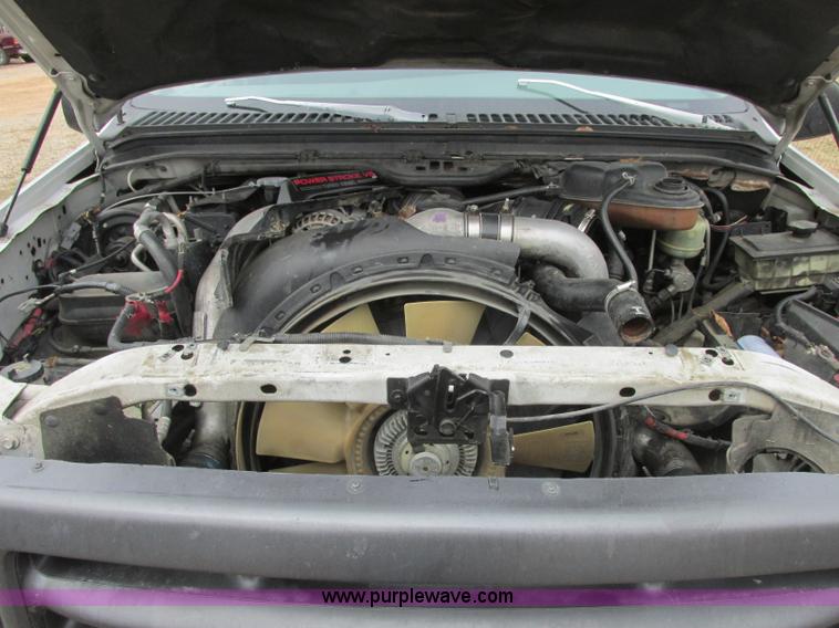 image for item J2365 2004 Ford F250 Super Duty Crew Cab pickup truck