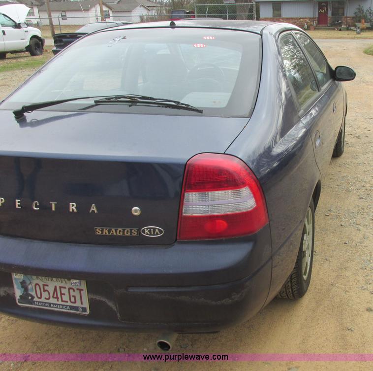 image for item J2368 2000 Kia Spectra GS