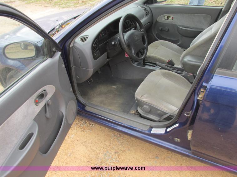 image for item J2368 2000 Kia Spectra GS