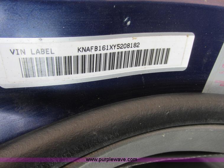 image for item J2368 2000 Kia Spectra GS