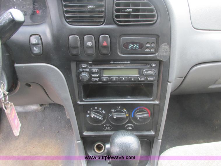 image for item J2368 2000 Kia Spectra GS