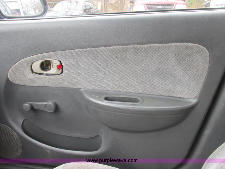 image for item J2368 2000 Kia Spectra GS