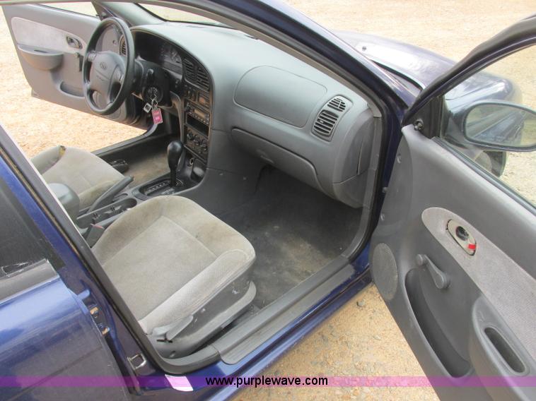 image for item J2368 2000 Kia Spectra GS