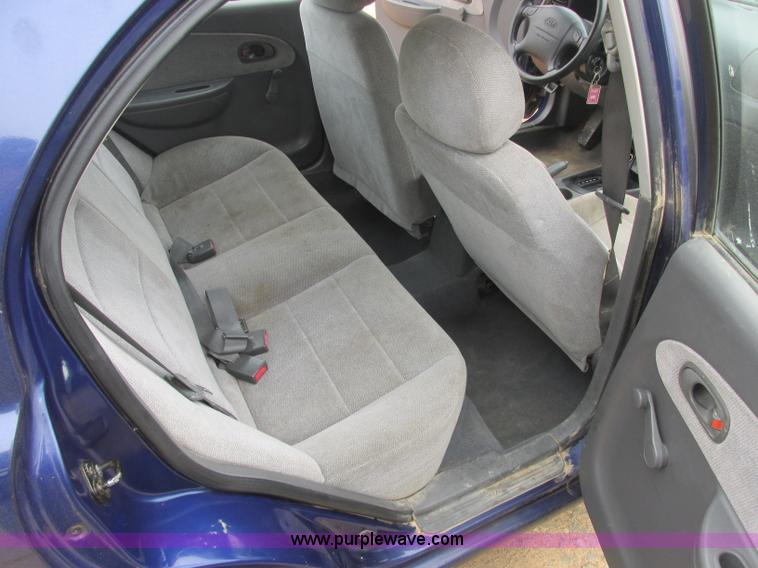 image for item J2368 2000 Kia Spectra GS