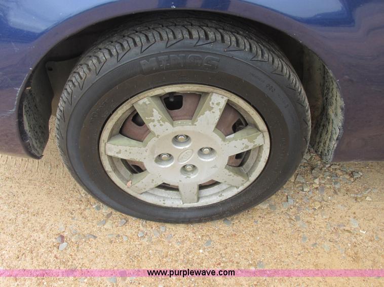 image for item J2368 2000 Kia Spectra GS