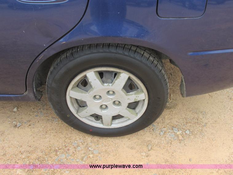 image for item J2368 2000 Kia Spectra GS