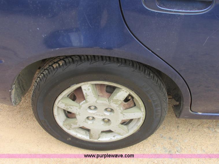 image for item J2368 2000 Kia Spectra GS