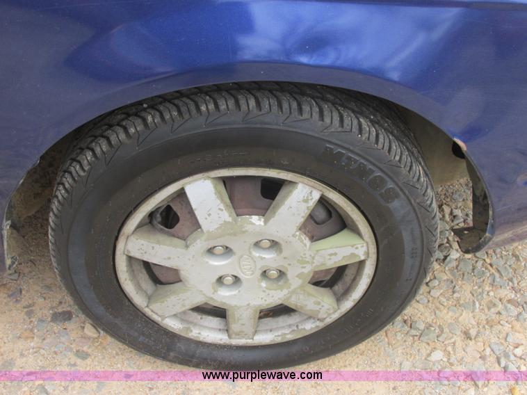 image for item J2368 2000 Kia Spectra GS