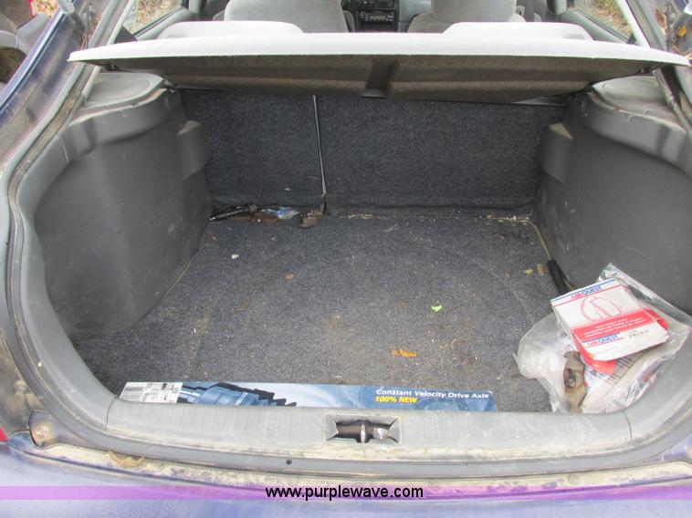 image for item J2368 2000 Kia Spectra GS
