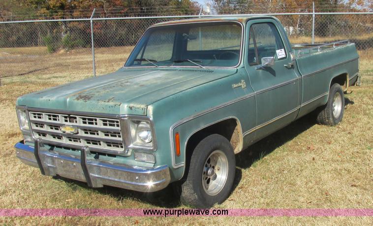 image for item J2373 1978 Chevrolet Silverado 1500 pickup truck