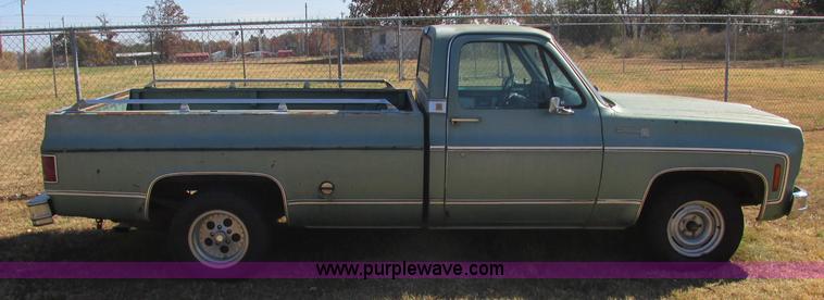 image for item J2373 1978 Chevrolet Silverado 1500 pickup truck