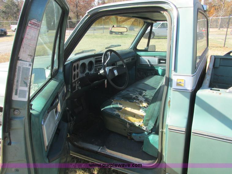 image for item J2373 1978 Chevrolet Silverado 1500 pickup truck