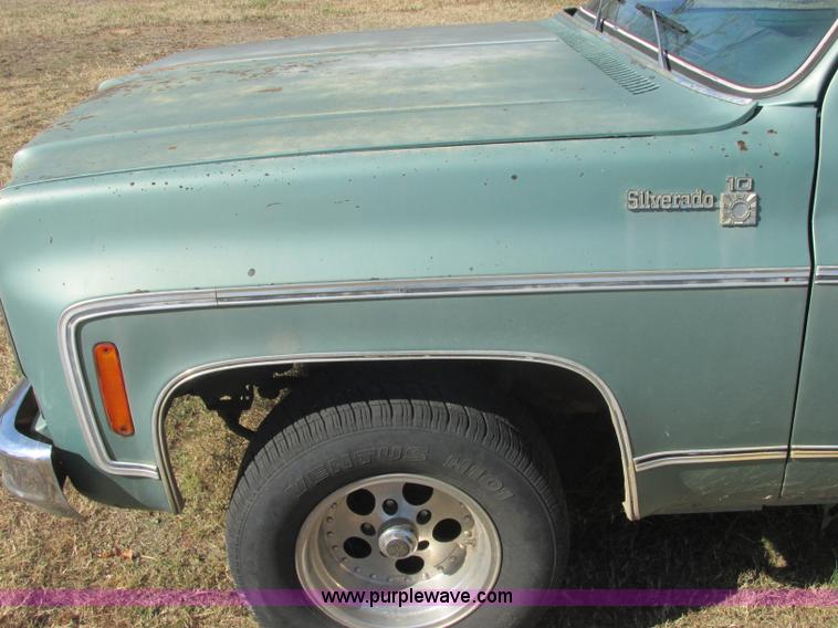 image for item J2373 1978 Chevrolet Silverado 1500 pickup truck