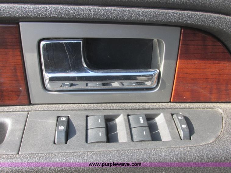 image for item J2376 2010 Ford F150 Lariat SuperCrew pickup truck