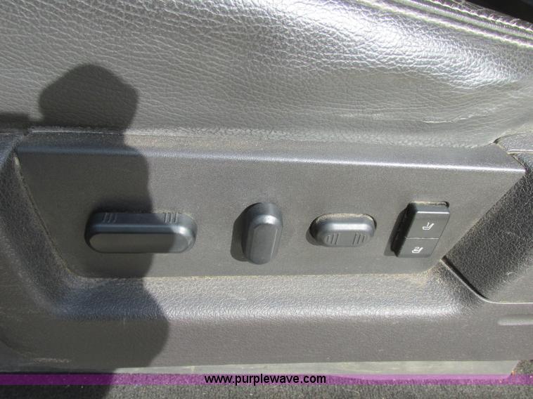 image for item J2376 2010 Ford F150 Lariat SuperCrew pickup truck