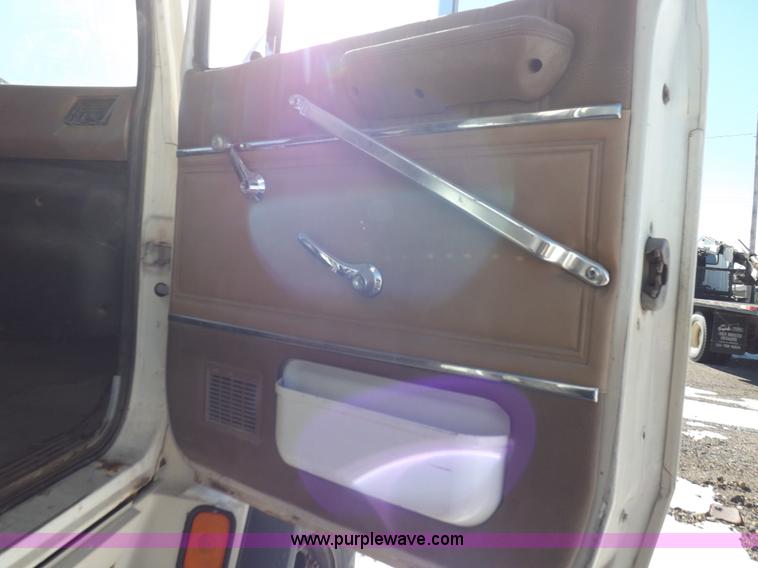 image for item K3031 1995 Ford LTS9000 fuel truck