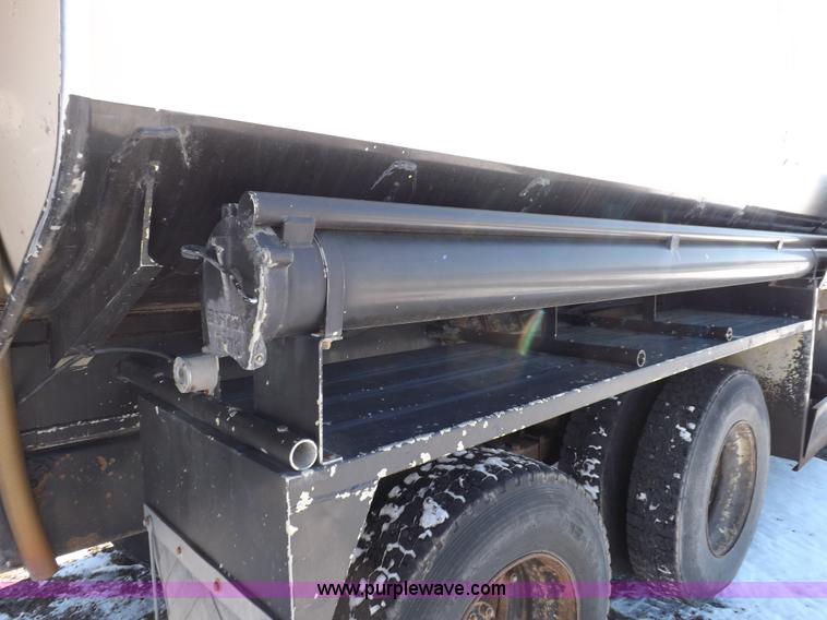 image for item K3031 1995 Ford LTS9000 fuel truck