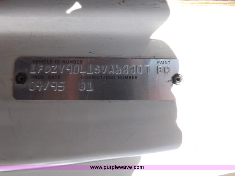 image for item K3031 1995 Ford LTS9000 fuel truck