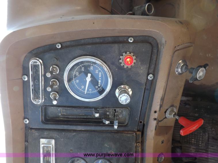 image for item K3032 1987 Ford LN8000 flatbed truck