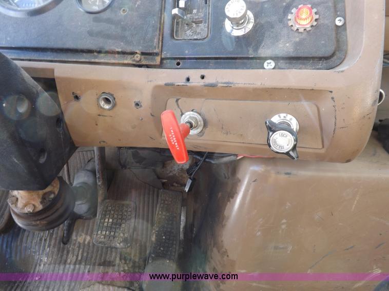 image for item K3032 1987 Ford LN8000 flatbed truck