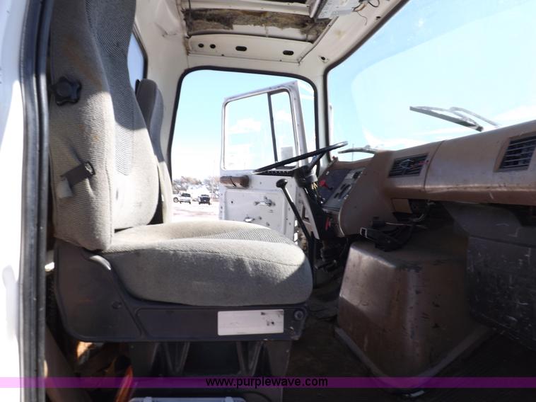 image for item K3032 1987 Ford LN8000 flatbed truck