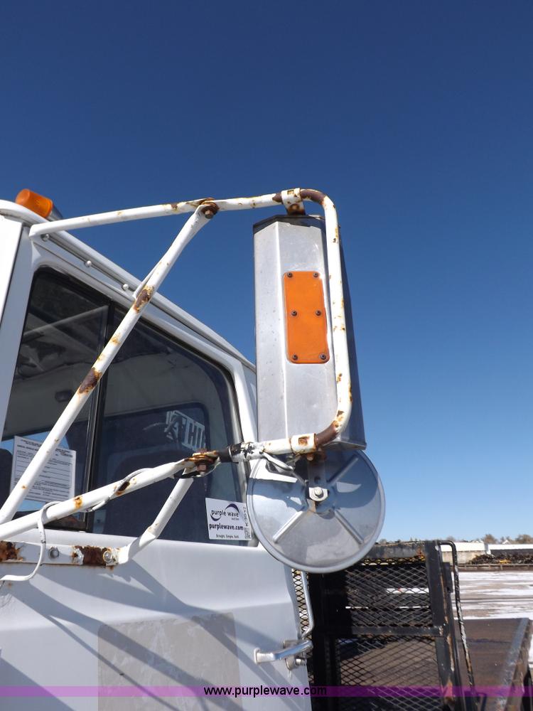 image for item K3032 1987 Ford LN8000 flatbed truck