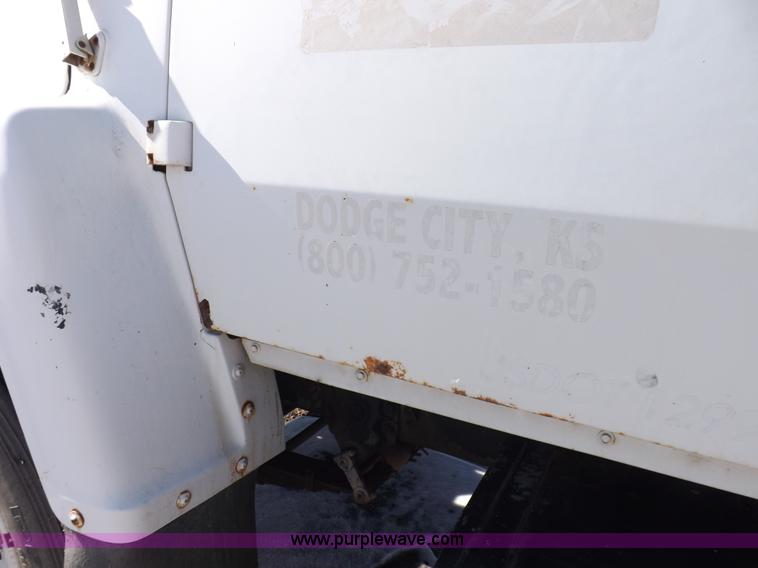 image for item K3032 1987 Ford LN8000 flatbed truck