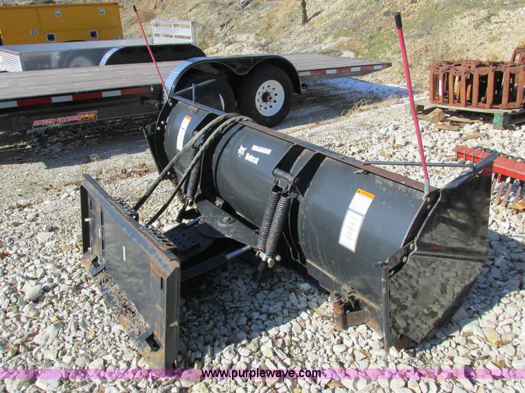 Bobcat 84 snow blade in Jefferson City, MO Item Z9677 sold Purple Wave
