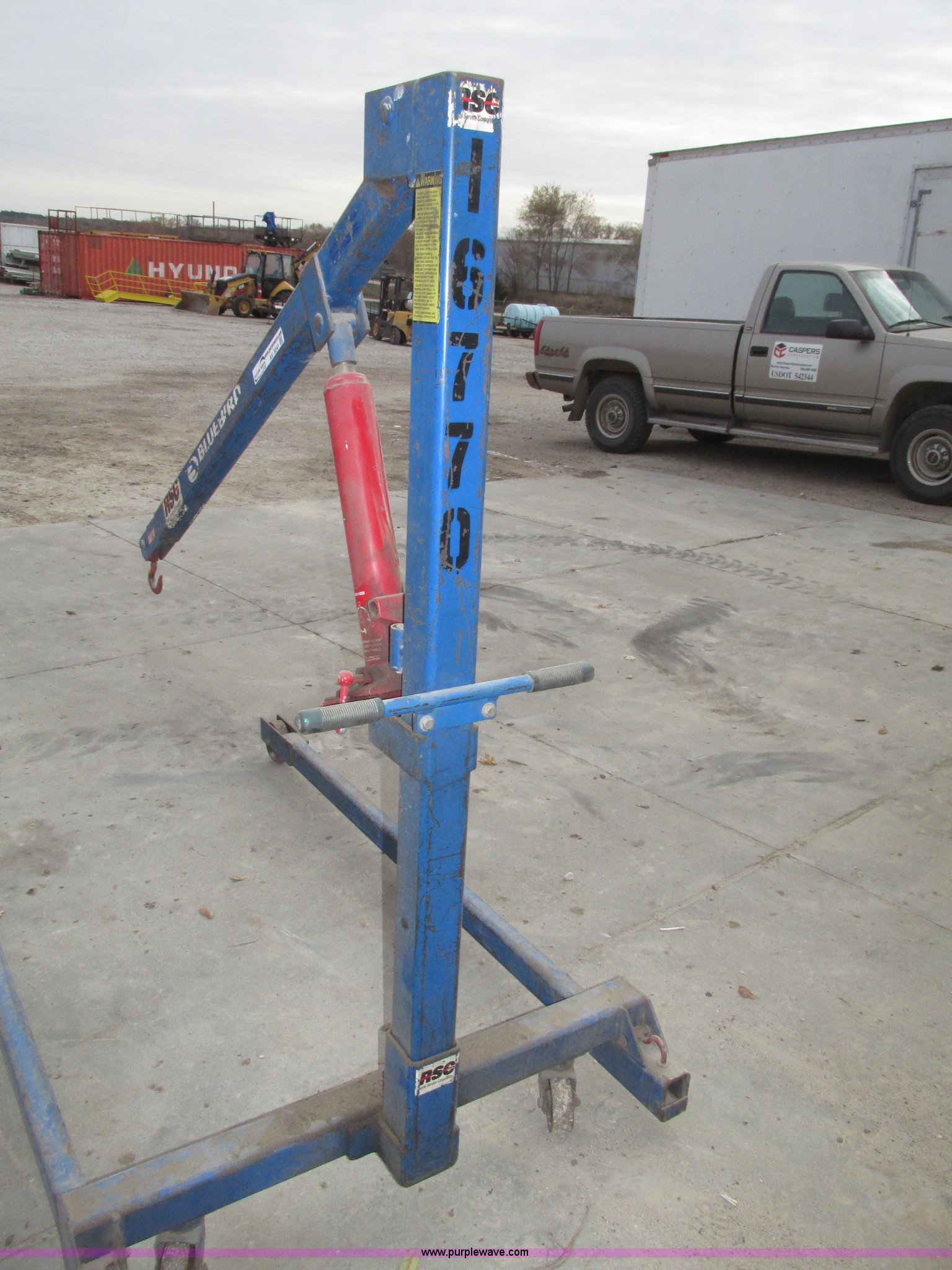 Blue Bird 1,200 lbs knock down engine hoist in Beatrice, NE Item