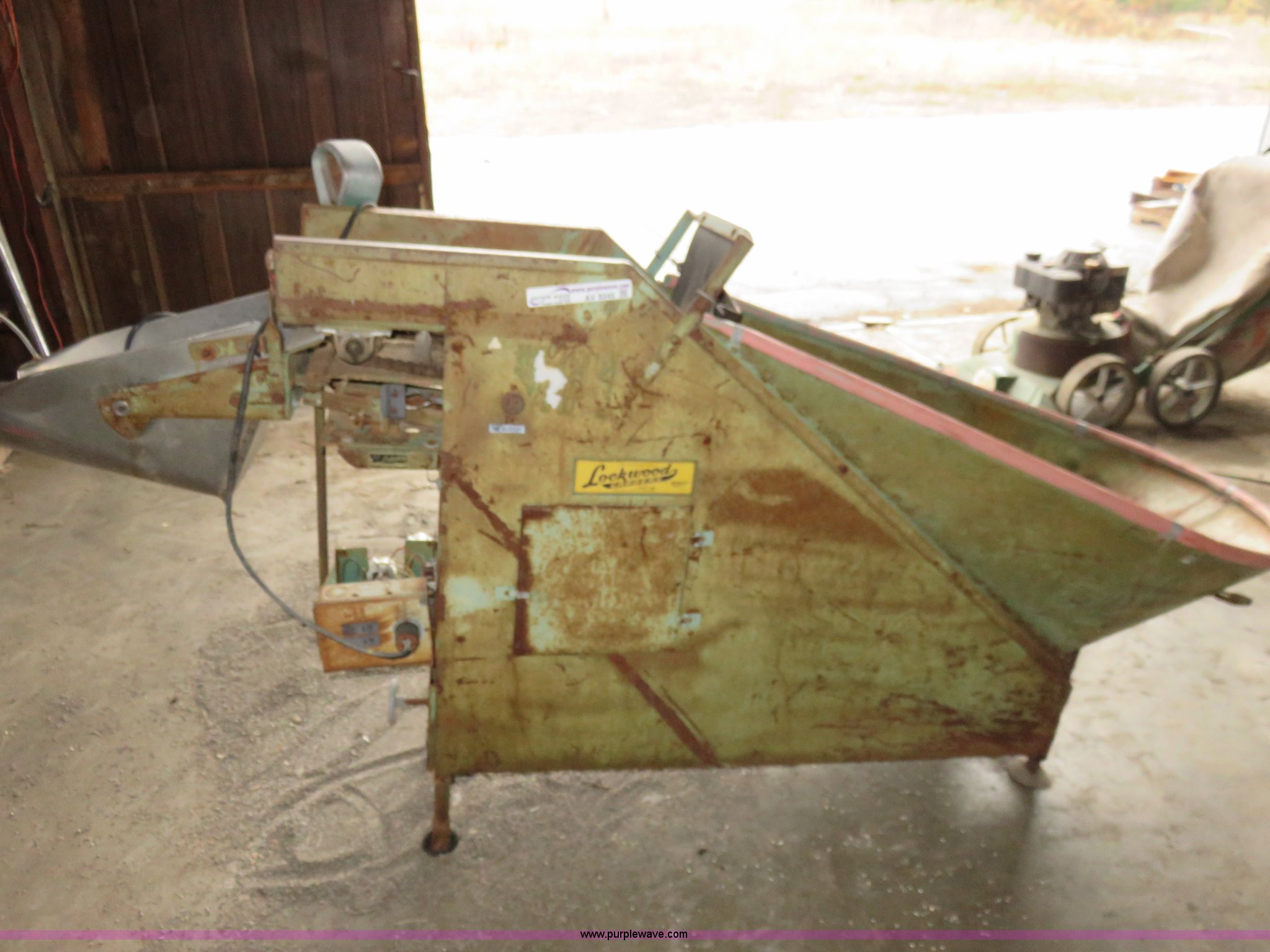 Lockwood potato bagger in Wakarusa, KS Item AV9345 sold Purple Wave