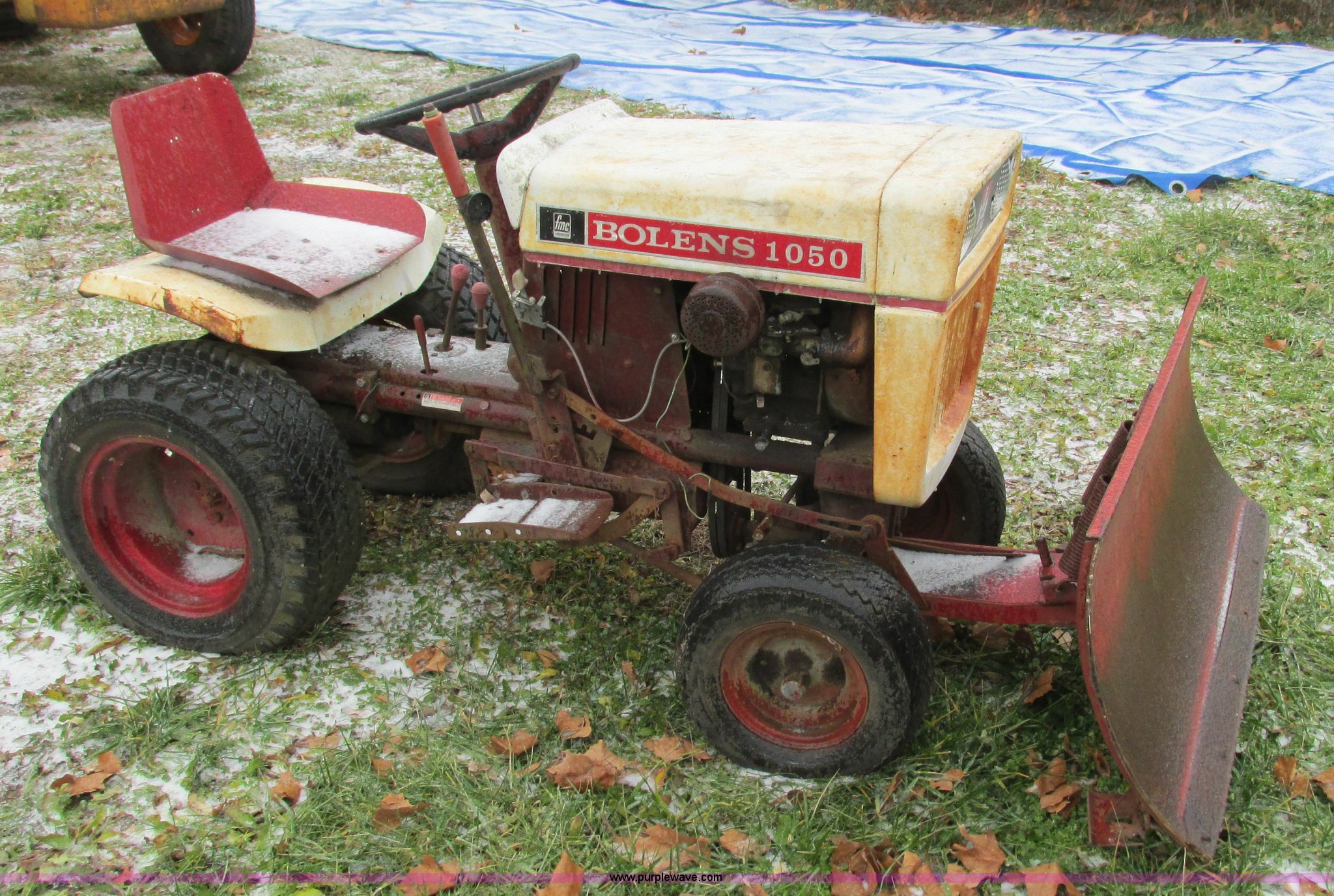 Bolens 1050 lawn tractor in Rolla, MO Item I3156 sold Purple Wave