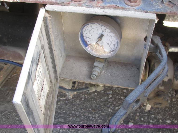 image for item A8750 1998 Trail King TK70MG-482 lowboy trailer