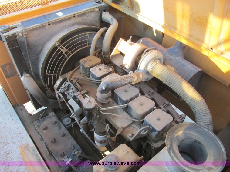 image for item A8770 1990 Case 888 excavator