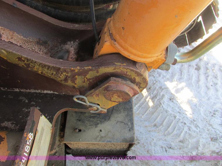 image for item A8770 1990 Case 888 excavator