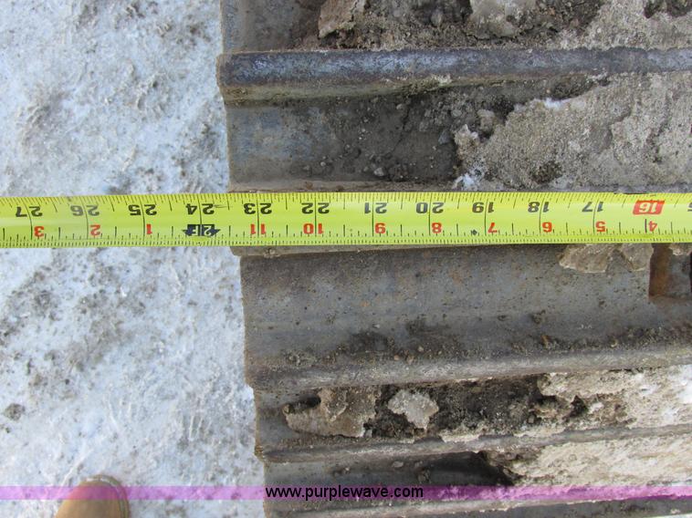 image for item A8770 1990 Case 888 excavator