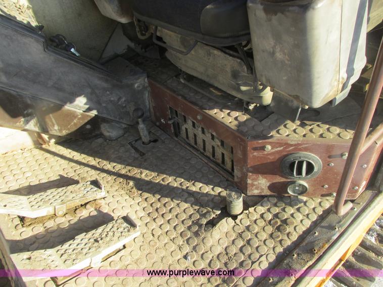 image for item A8770 1990 Case 888 excavator