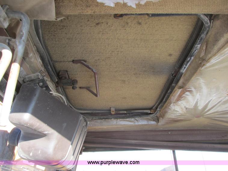 image for item A8770 1990 Case 888 excavator