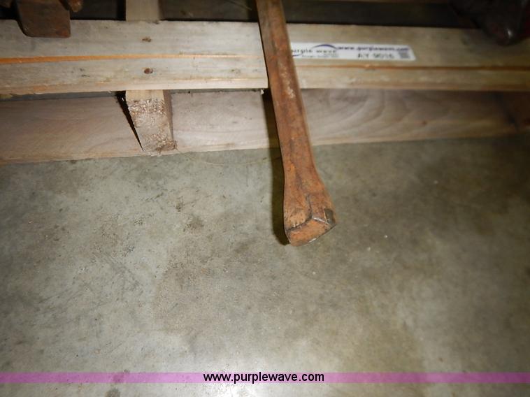 image for item AY9016 (2) air jack hammers and bits