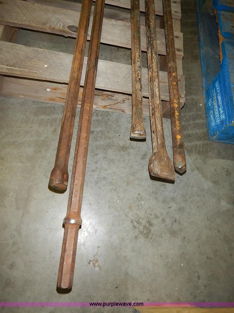 image for item AY9016 (2) air jack hammers and bits