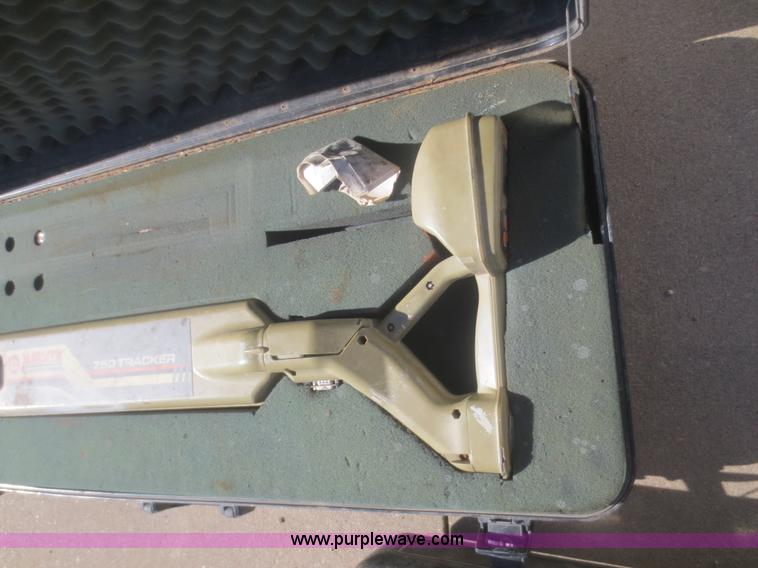 image for item AZ9136 Subshe 750 Tracker